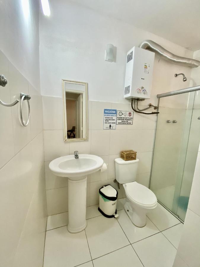 Rio Guesthouse - Um Quarteirao Da Praia De Copacabana Rio de Janeiro Exteriör bild